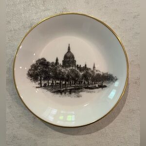 Vintage St. Paul’s Cathedral mini trinket souvenir bone china dish. EUC!